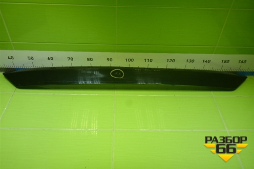 Накладка двери багажника (После 2015г) (7681242090) для Toyota Rav-4 с 2012-2019г (Рав 4)