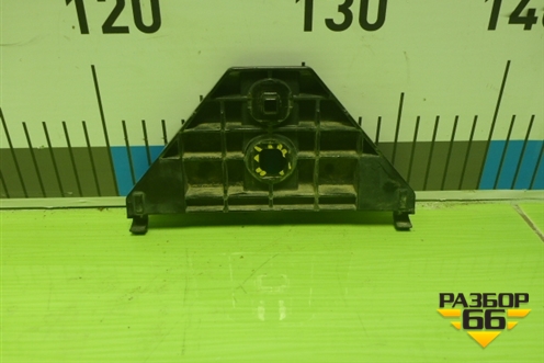 Кронштейн накладки (Накладки двери багажника после 2015г) (7682842010) для Toyota Rav-4 с 2012-2019г (Рав 4)
