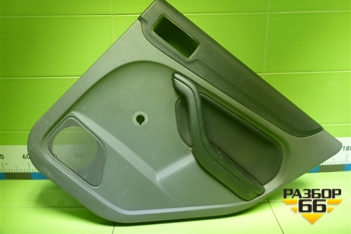 Обшивка двери задней правой под механику (4M51A27406F) для Ford Focus 2 с 2008-2011г (Фокус)