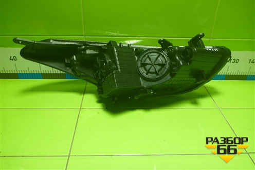 Фара левая (галоген) (92101A6020) для Hyundai i30 с 2012-2017г (Ай30)