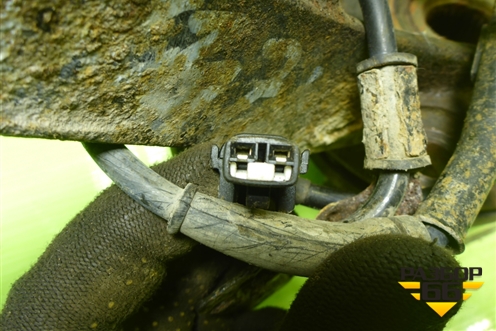 Кулак поворотный передний правый для Hyundai Sonata-5 с 2001г (Соната)