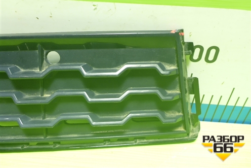 Решетка в передний бампер левая (51118061127) для BMW 7-серия G11/G12 с 2015г