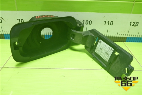 Лючок бензобака (575809702) для Skoda Karoq с 2017г (Карок)