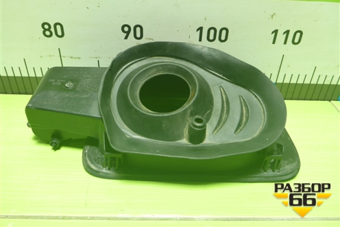 Лючок бензобака (575809702) для Skoda Karoq с 2017г (Карок)