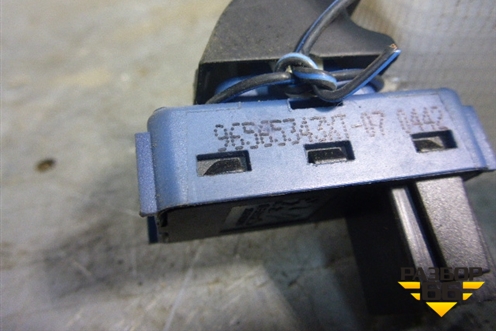 Кнопка (шторки панорамной крыши) (96565343) для Peugeot 3008 с 2010-2016г