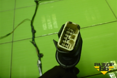 Проводка двери задней правой (MN108074) для Mitsubishi Colt с 2004г
