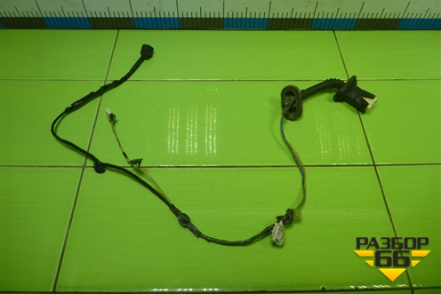 Проводка двери задней левой (MN108074) для Mitsubishi Colt с 2004г