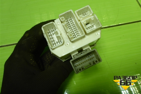 Реле (MN108928) для Mitsubishi Colt с 2004г