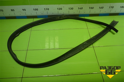 Уплотнитель на кузов левый для Renault Logan с 2004-2015г (Логан)