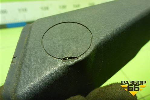 Накладка двери передней левой уголок (MR951579) для Mitsubishi Colt с 2004г