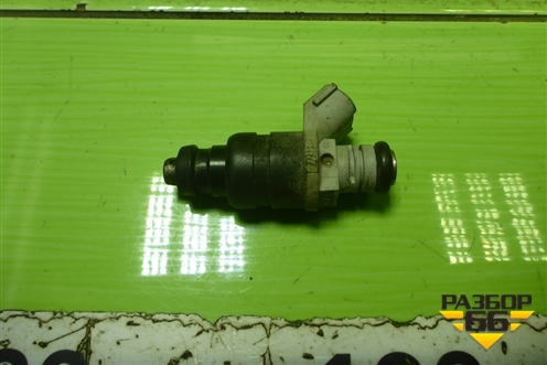 Форсунка инжекторная электрическая (1.3л 135930) (MR988977) для Mitsubishi Colt с 2004г