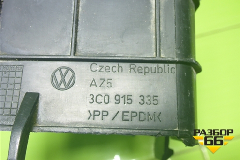 Ящик под аккумулятор (3C0915335) для Skoda Octavia (А5) с 2004-2013г