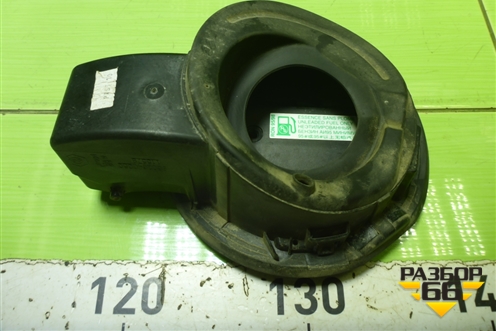 Лючок бензобака (9802640080) для Peugeot 408 с 2012г