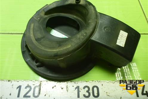 Лючок бензобака (9802640080) для Peugeot 408 с 2012г