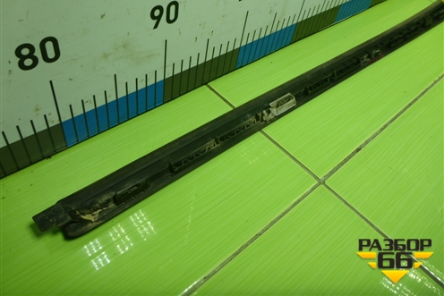 Молдинг лобового стекла левый (9670978080) для Peugeot 408 с 2012г