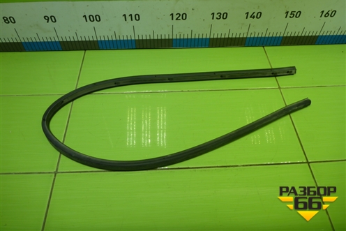 Уплотнитель капота (на решетку стеклоочистителей) (52065467) для Chevrolet Cobalt с 2012г (Кобальт)