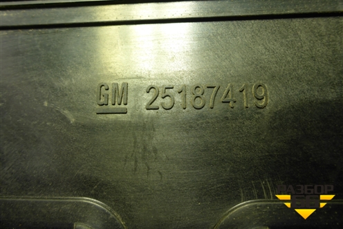 Накладка декоративная на двигатель (1.5л B15D2) (25187419) для Chevrolet Cobalt с 2012г