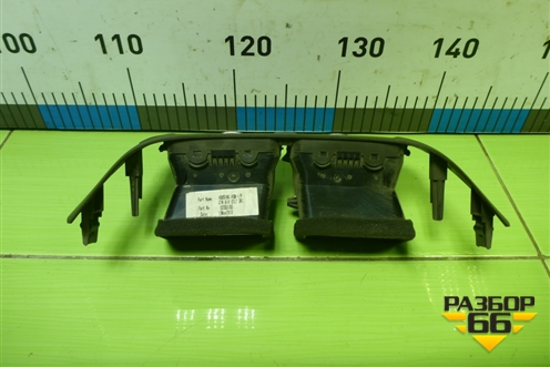 Дефлектор воздушный центральный (52055783) для Chevrolet Cobalt с 2012г (Кобальт)