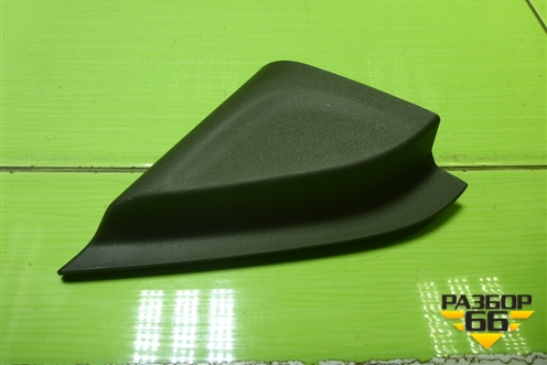 Накладка двери передней правой уголок (94743718) для Chevrolet Cobalt с 2012г (Кобальт)