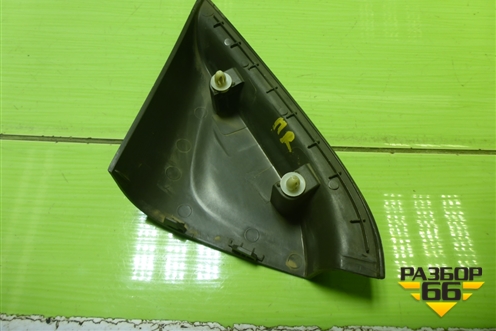 Накладка двери передней правой уголок (94743718) для Chevrolet Cobalt с 2012г (Кобальт)