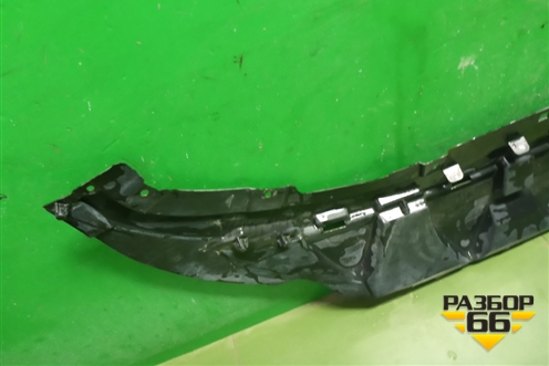 Пыльник переднего бампера центральный (4M0807611) для Audi Q7 c 2015г (Ку 7)