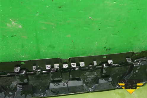 Пыльник переднего бампера центральный (4M0807611) для Audi Q7 c 2015г (Ку 7)