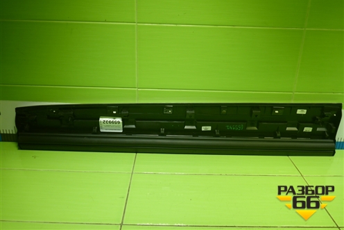 Накладка двери передней правой (новая) (8889688743) для Geely Monjaro с 2021г (Монджаро)