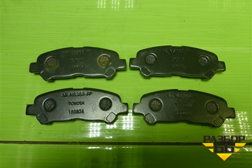 Колодки тормозные задние (новые) (0446648120) для Toyota Highlander с 2007-2013г (Хайлендер)