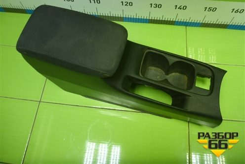 Подлокотник (MR512526) для Mitsubishi Lancer-9  с 2003-2008г (Лансер)