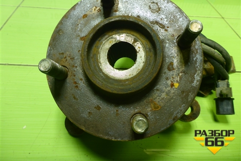 Кулак поворотный передний правый (4 шпильки) для Mitsubishi Lancer-9  с 2003-2008г (Лансер)