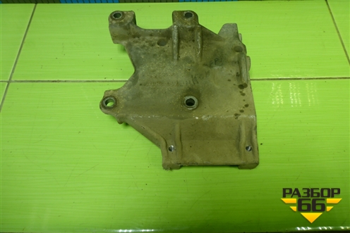 Кронштейн компрессора кондиционера (MR360566) для Mitsubishi Lancer-9  с 2003-2008г (Лансер)