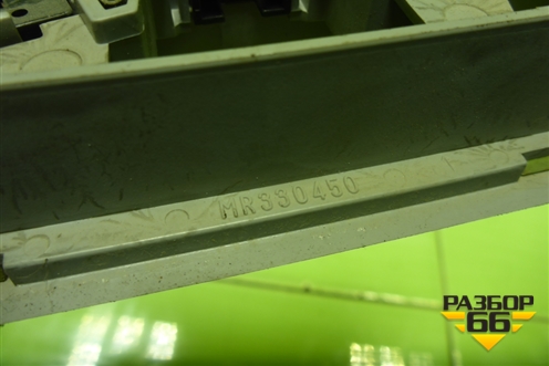 Плафон салонный передний (MR330450) для Mitsubishi Lancer-9  с 2003-2008г (Лансер)