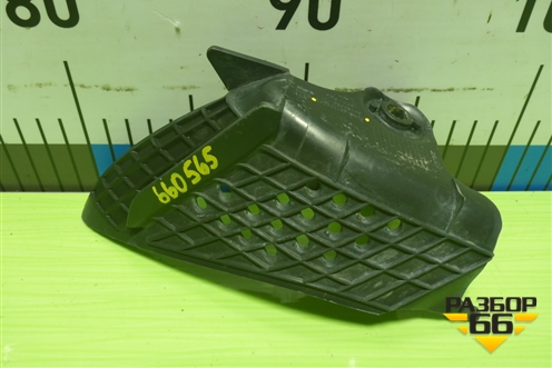 Молдинг лобового стекла нижний левый (94768563) для Chevrolet Cobalt с 2012г (Кобальт)