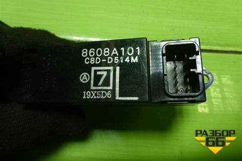 Кнопка стеклоподъёмника (8608A101) для Mitsubishi Lancer-9  с 2003-2008г (Лансер)