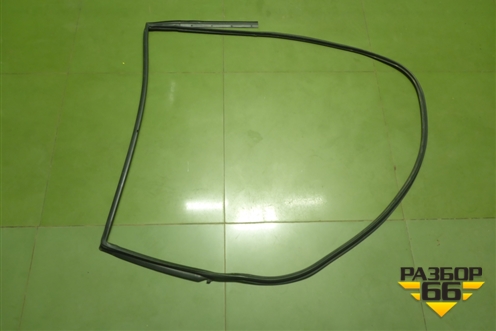 Уплотнитель двери задней левой для Nissan Tiida (C11X) с 2004-2013г (Тиида)