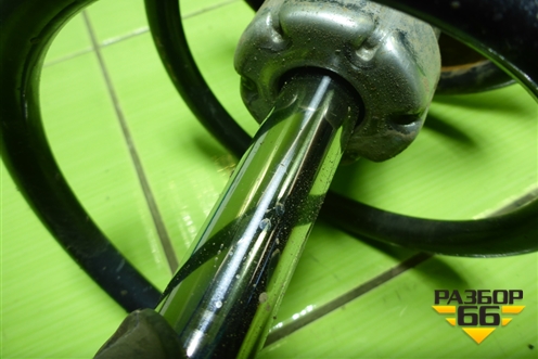 Амортизатор передний правый для Opel Corsa D с 2006-2014г (Корса Д)