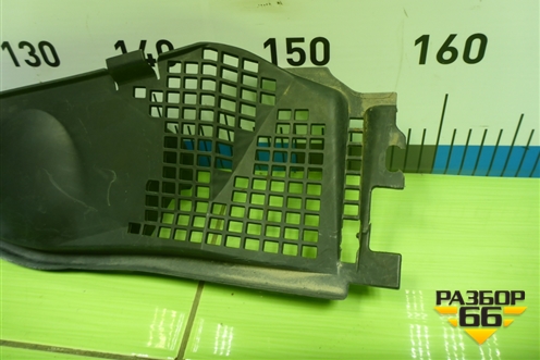 Решетка стеклоочистителей левая (8200825457) для Renault Logan с 2004-2015г (Логан)