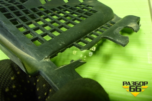 Решетка стеклоочистителей левая (8200825457) для Renault Logan с 2004-2015г (Логан)