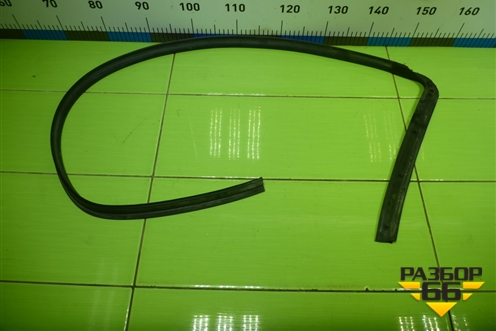 Уплотнитель двери передней правой (13254858) для Opel Corsa D с 2006-2014г (Корса Д)