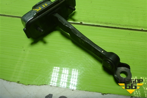 Ограничитель двери передней правой для Kia Ceed с 2012-2018г (Сид 2)