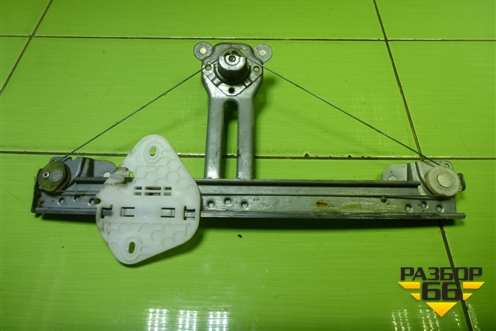 Стеклоподъёмник механический задний левый для Renault Logan с 2004-2015г (Логан)