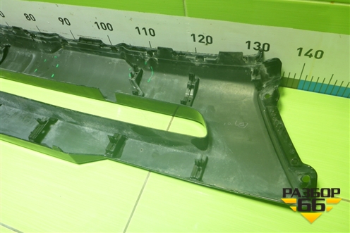 Накладка переднего бампера центральная (6405A240ZZ) для Mitsubishi Eclipse Cross с 2017г (Эклипс Кросс)