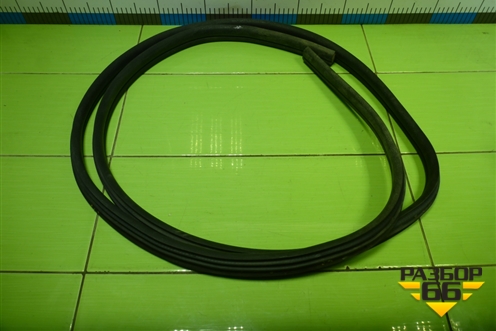 Уплотнитель двери передней правой для Renault Logan с 2004-2015г (Логан)