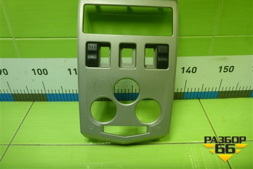 Накладка на торпедо (центральная до 2009г) (8200751184) для Renault Logan с 2004-2015г (Логан)