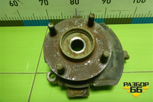 Кулак поворотный передний левый для Nissan Tiida (C11X) с 2004-2013г (Тиида)