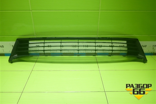 Решетка в передний бампер центральная (до 2016г) (5311202470) для Toyota Corolla (E18) с 2012-2019г (Королла 180)