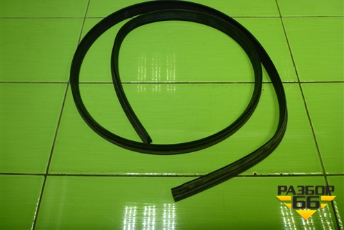 Уплотнитель на кузов правый (5ти дверный кузов) (13188999) для Opel Corsa D с 2006-2014г (Корса Д)