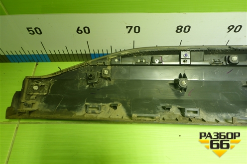 Накладка двери передней правой (8891867648) для Geely Atlas 2 с 2023г (Атлас)