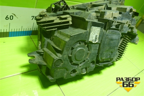 Фара левая (галоген не линзованная с блоками) (22239221) для Volvo TRUCK FH с 2013-2019г (ФШ)