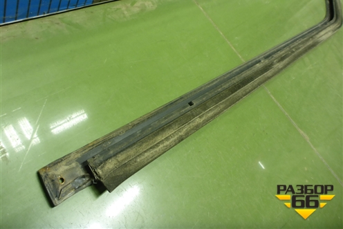 Накладка стекла переднего правого для Hyundai Porter с 1996-2011г (Портер)